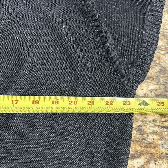 Torrid Black Shimmer Short Sleeve V-neck Top Size 4 - Picture 6 of 7